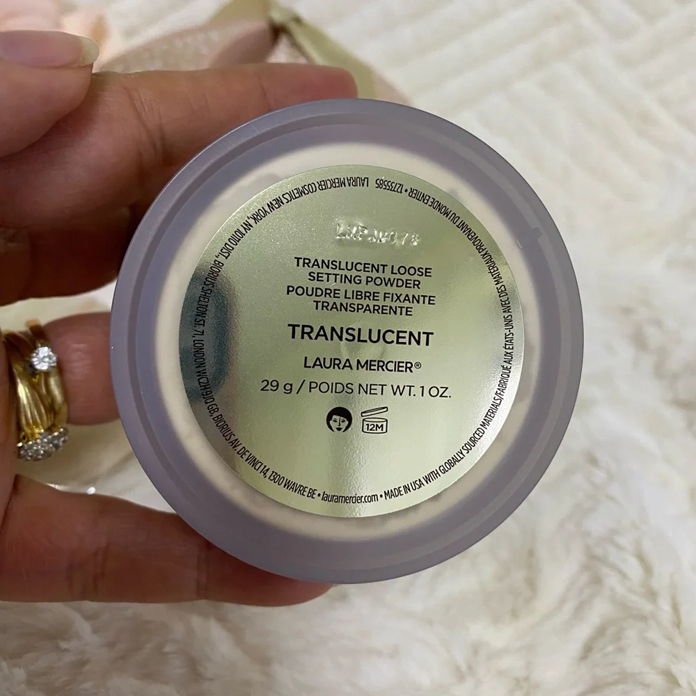 Laura Mercier Divinely Flawless Translucent Loose Setting Powder. 29g/ 1 oz
